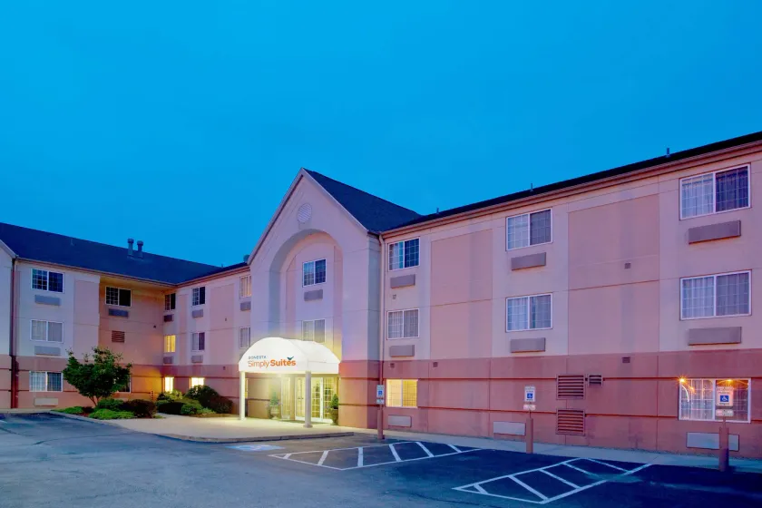 Sonesta Simply Suites Pittsburgh Airport - Image 1