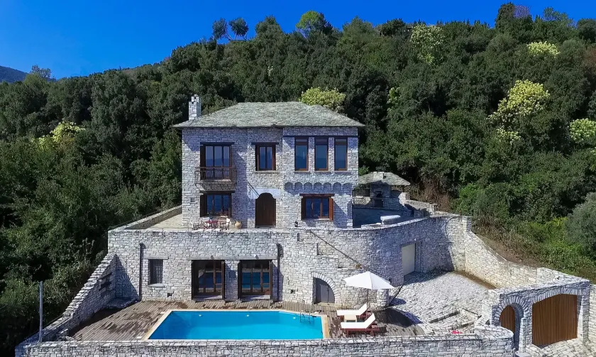 Dionysos Luxury Villa - Image 1