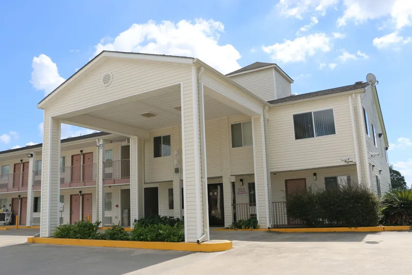 Western Inn - Image 1