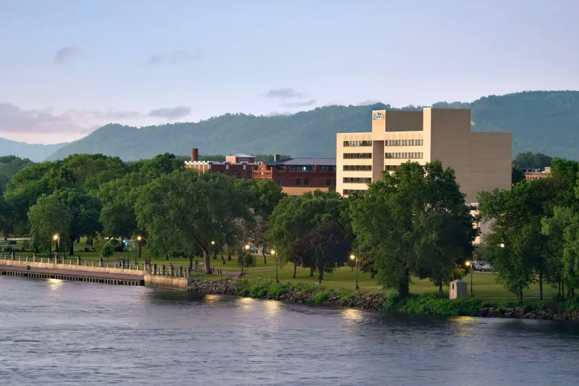 Radisson Hotel La Crosse - Image 1