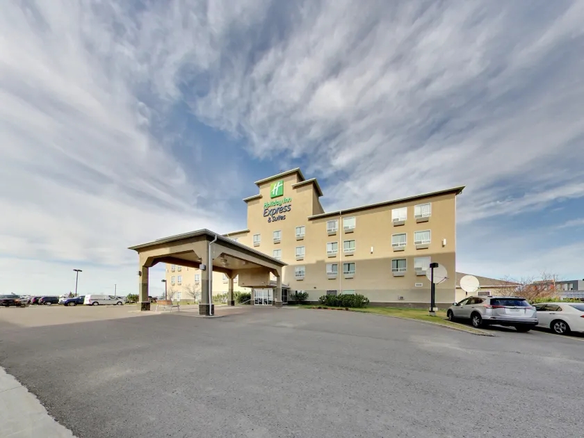 Holiday Inn Express Hotel & Suites - Edmonton International Airport by IHG - Image 1