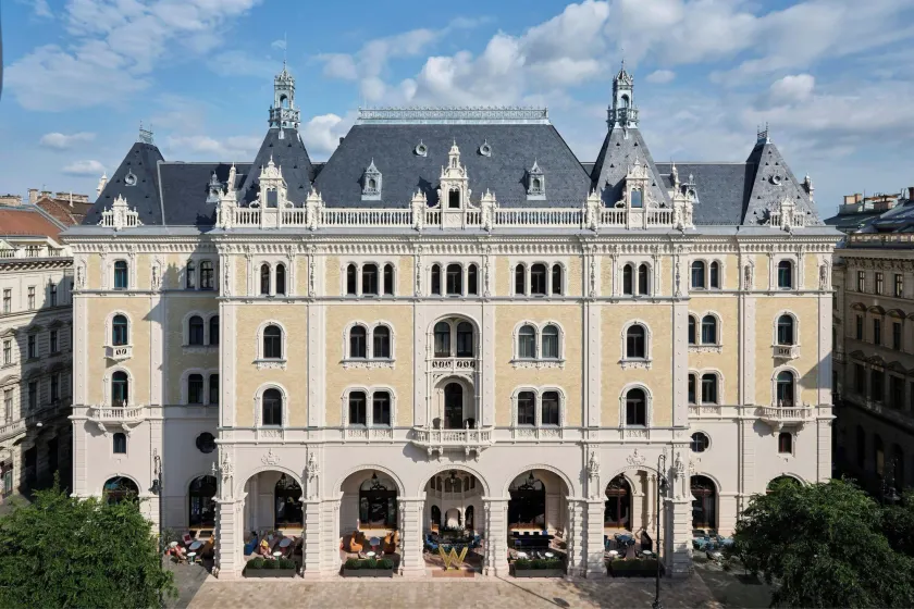W Budapest - Image 1