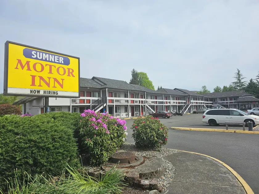 Sumner Motor Inn - Image 1
