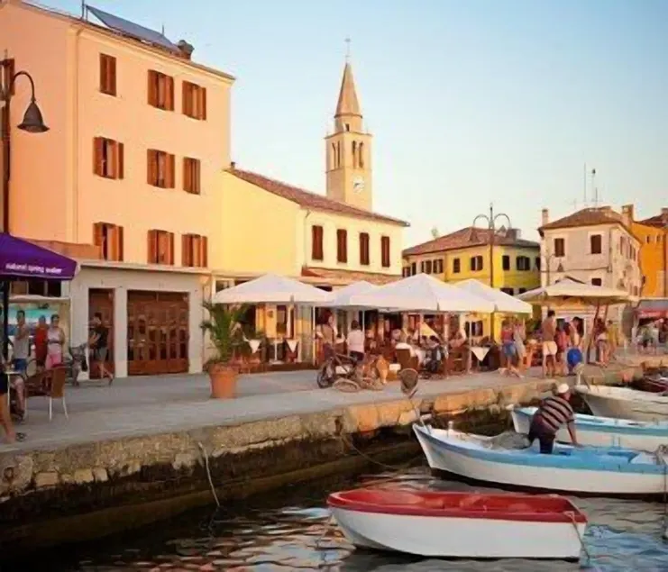 Hotel Marina - Image 1