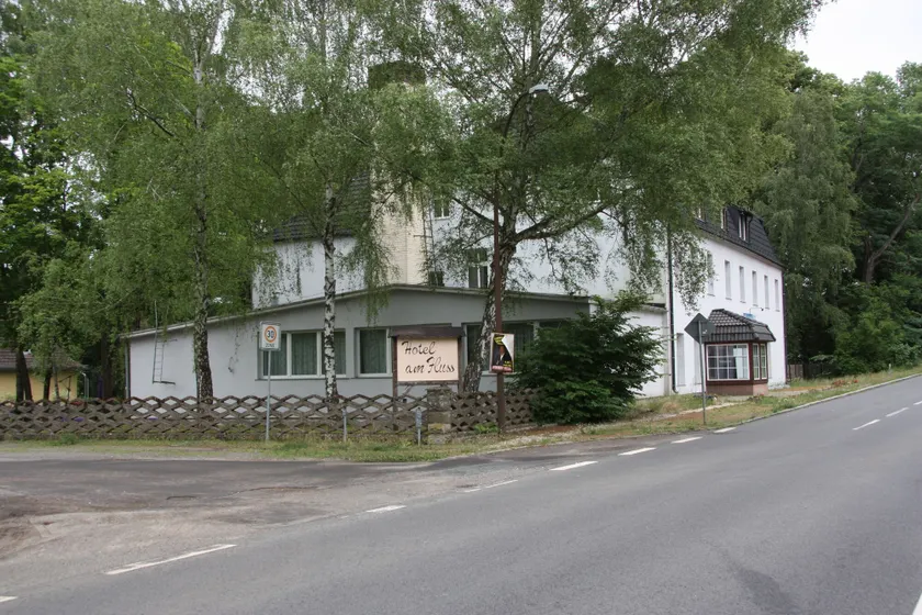 Hotel am Fluss - Image 1