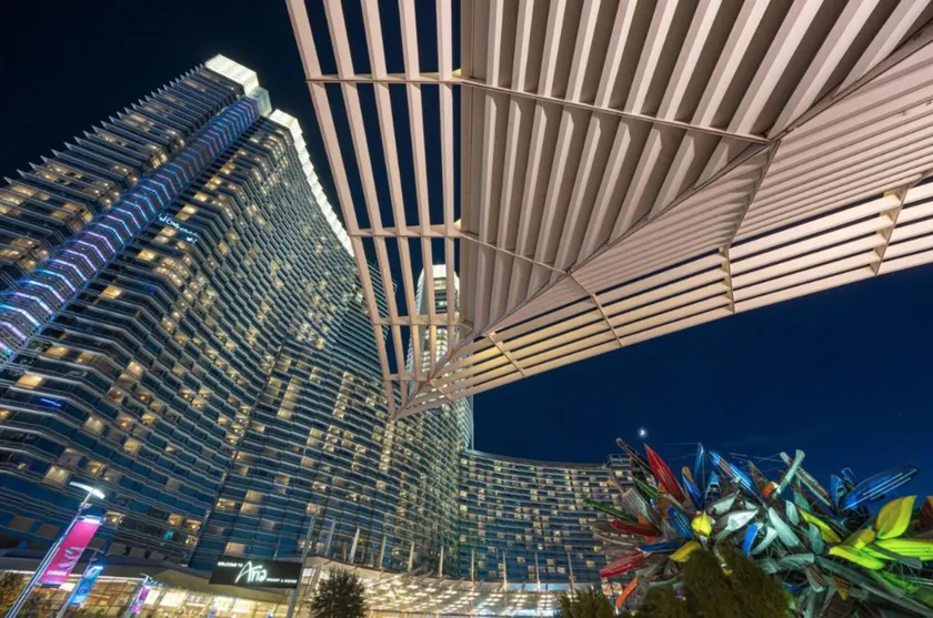 Vdara Studio Suite 011 Pool View FREE VALET Parking - Image 1