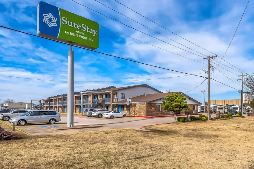 SureStay Hotel by Best Western Oklahoma City West - Image 1