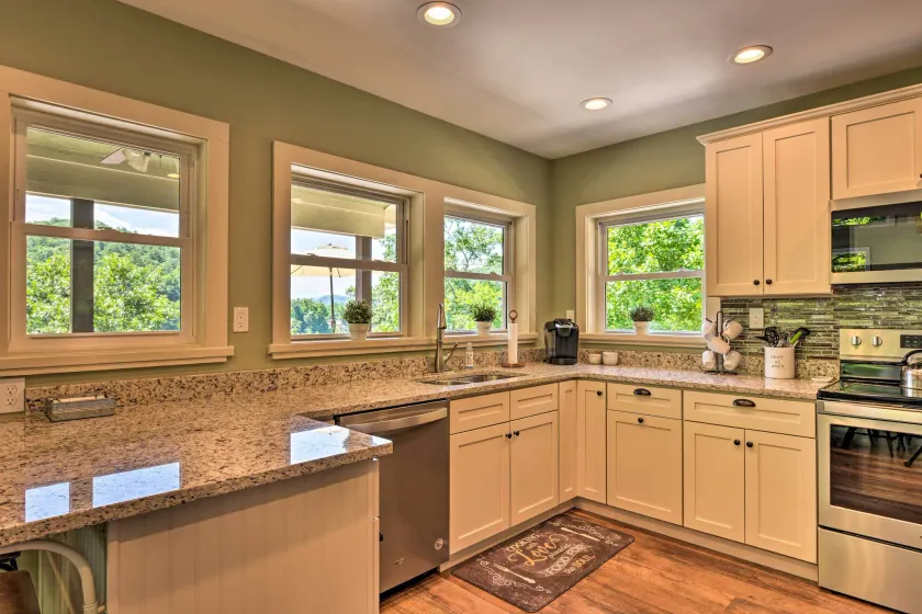 Renovated Home w/ Private Dock on Watauga Lake - Interior