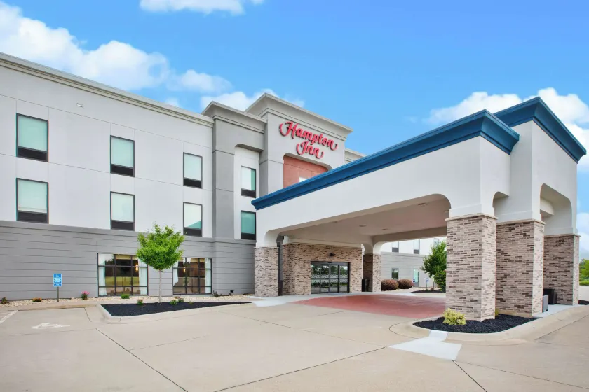 Hampton Inn Clinton, IA - Image 1