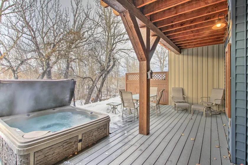 Red Lodge Townhome w/ Private Hot Tub & Mtn Views! - Intérieur