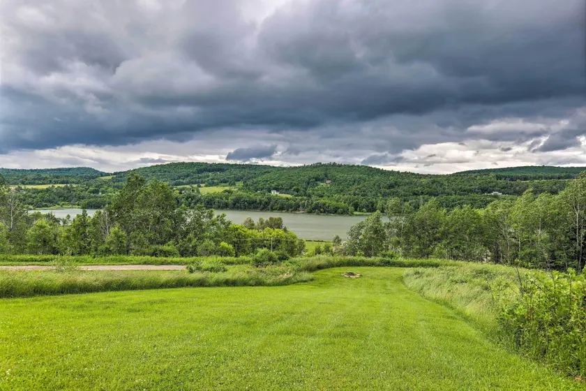Private Retreat w/ Deck: 1 Mi From Cowanesque Lake - Interiør