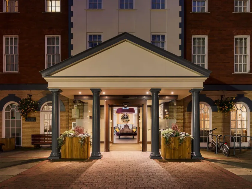 Mercure Exeter Southgate Hotel - Image 1