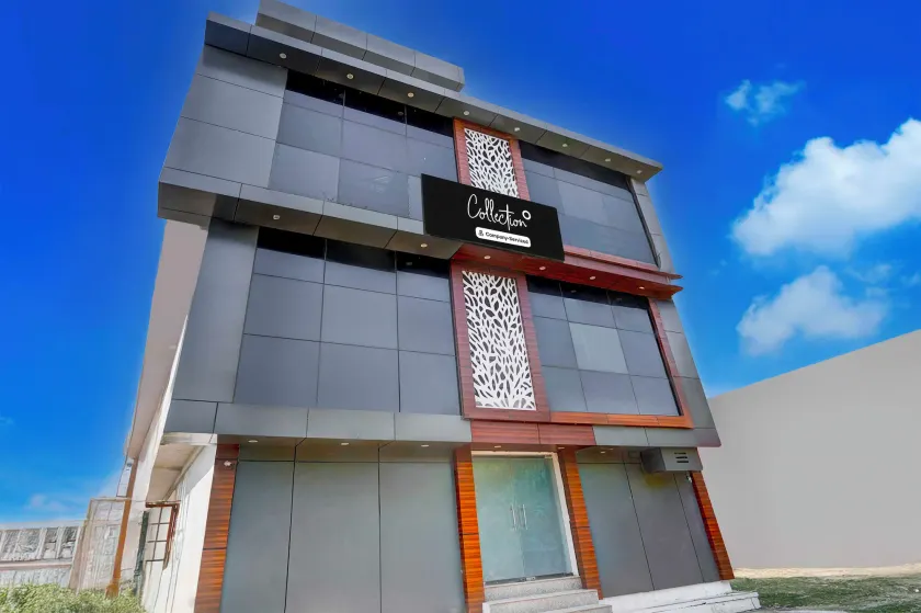 Super OYO Hotel O Gomti Nagar Near Amity Formerly Hotel Green Apple - Image 1