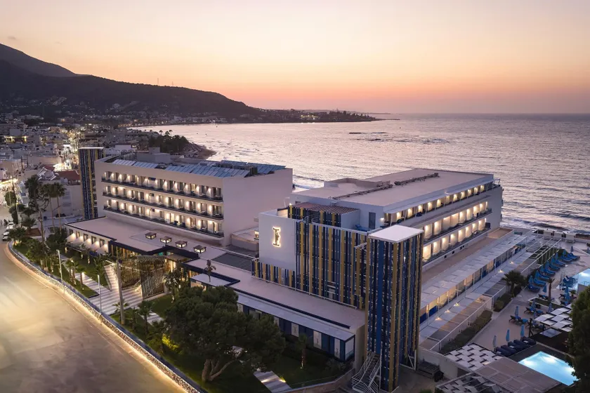 I Resort Beach Hotel & Spa - Image 1