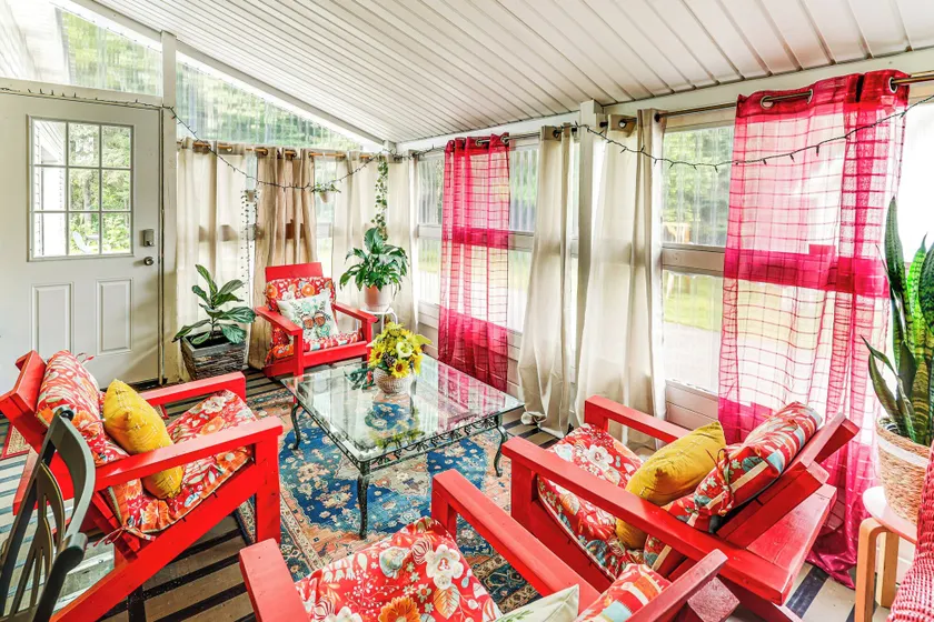 Family-friendly Home w/ Furnish Patio in Crystal! - Image 1