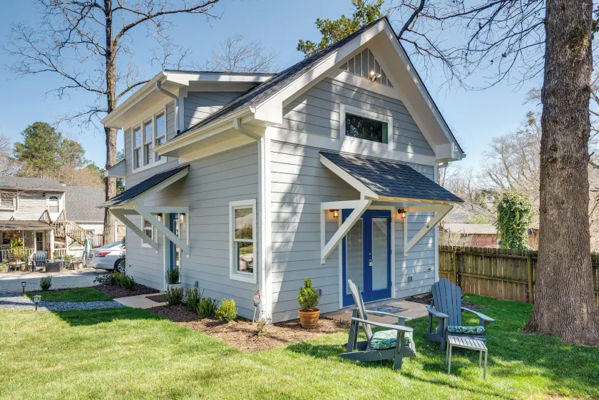 West Atlanta Craftsman Studio with Front Yard! - Image 1