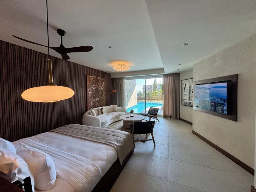 Mavilu Luxury Hotel - Image 1