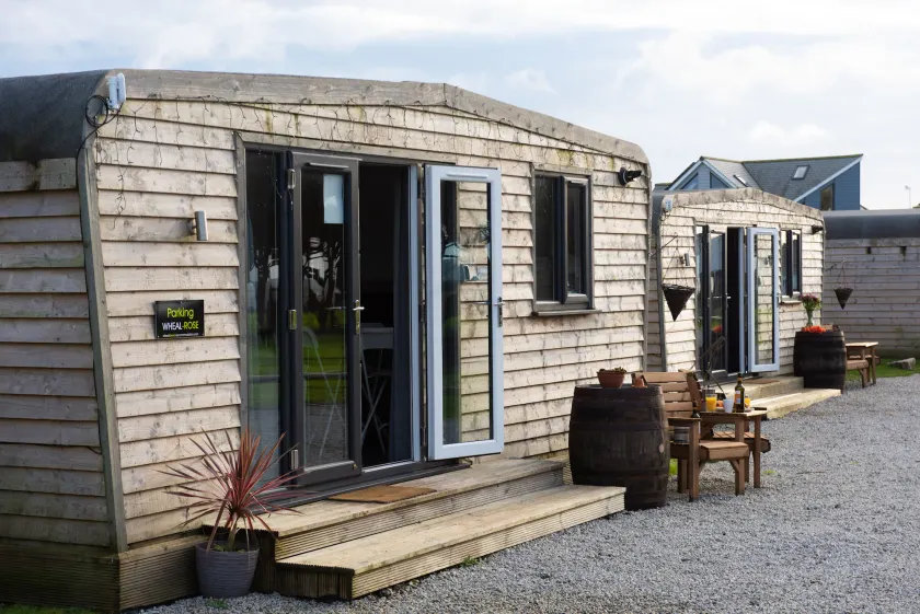 Wheal Amelia- Beautifully Fitted Wooden Lodge Helston Cornwall - Image 1