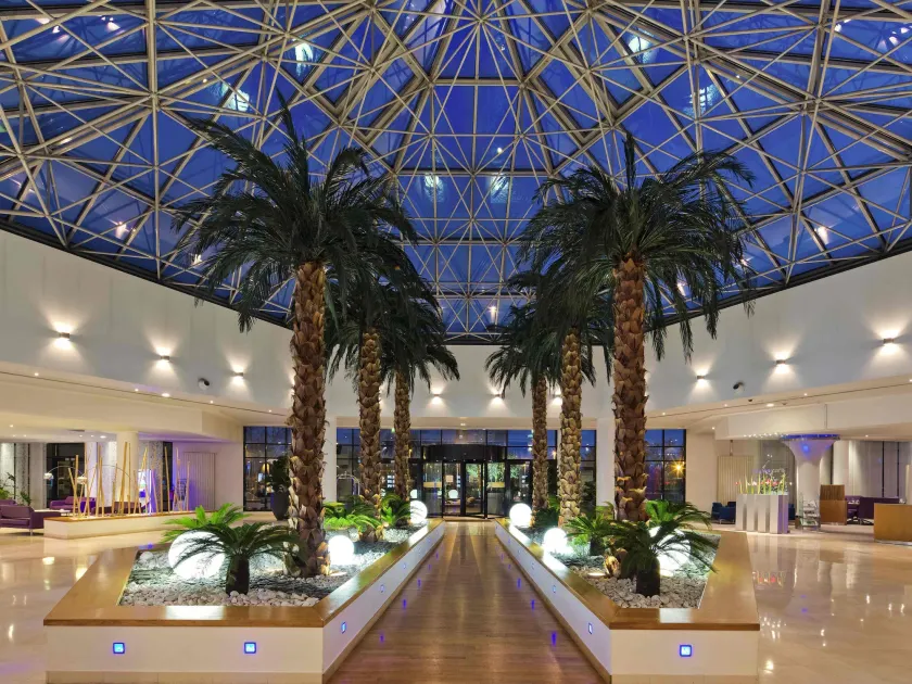 Novotel Convention & Wellness Roissy Cdg - Image 1
