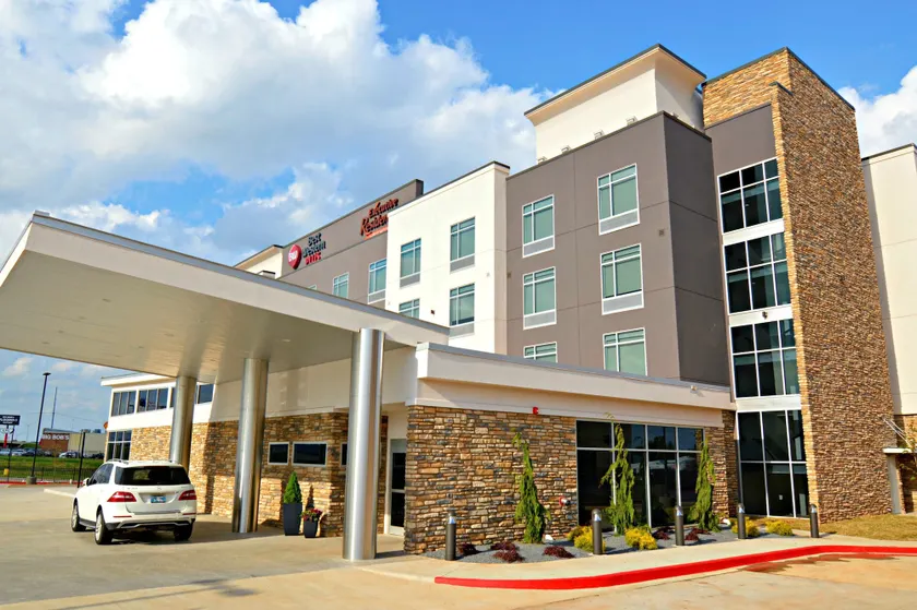 Best Western Plus Executive Residency Oklahoma City I-35 - Image 1