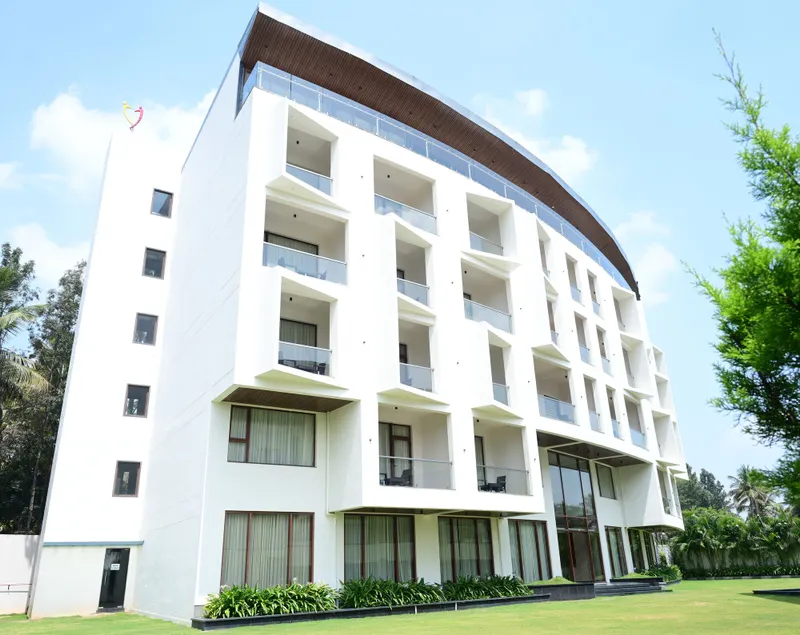 IJ Crowne - Image 1