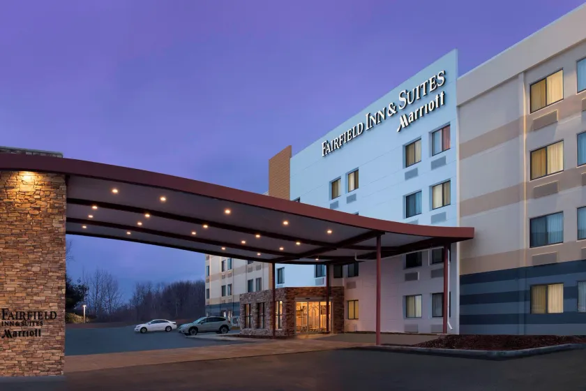 Fairfield Inn & Suites by Marriott Albany East Greenbush - Image 1