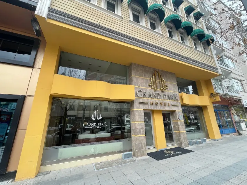 Grand Park Hotel - Image 1