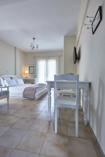 Aelia Apartments - Image 1
