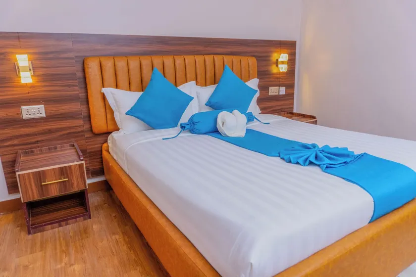 Arise Sunshine Hotel - Image 1
