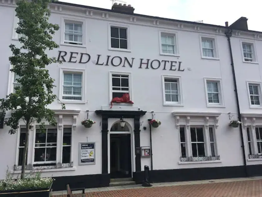 Red Lion Hotel - Image 1
