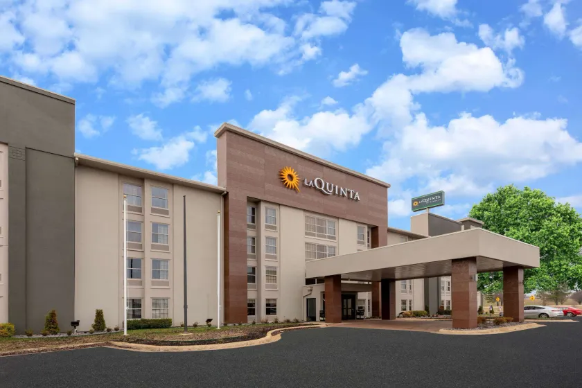 La Quinta by Wyndham Jonesboro - Image 1