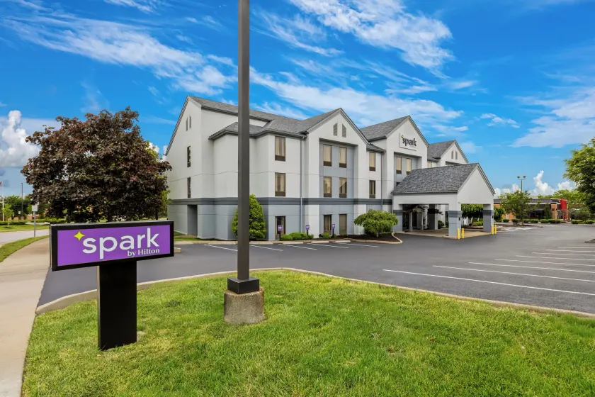 Spark by Hilton Cincinnati Airport South - Image 1