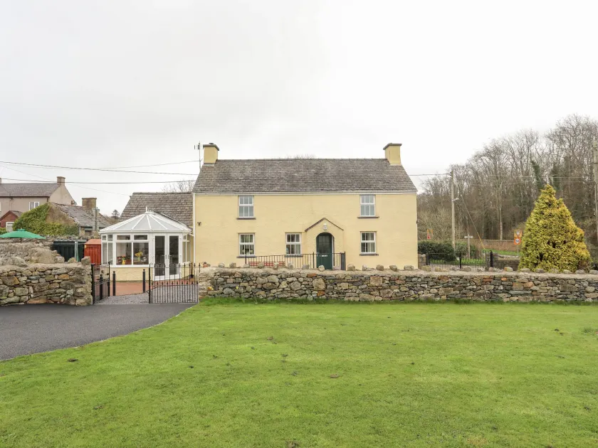 Plas Cefn Mawr - Image 1