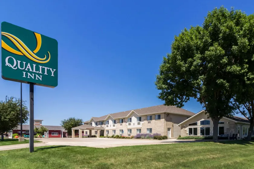 Quality Inn Marshall near University - Image 1