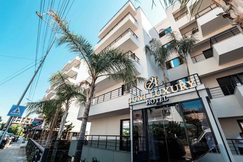 Cuni Luxury Hotel - Image 1