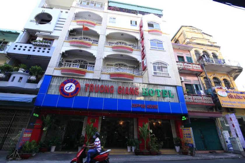 Truong Giang Hotel - Image 1