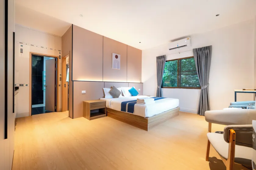Selina Place Hotel - Image 1