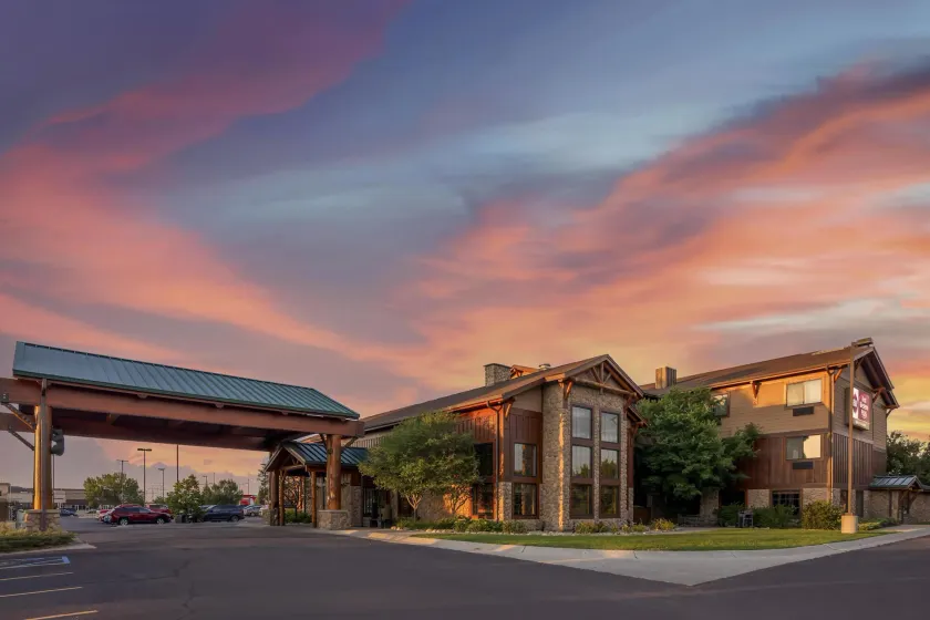 Best Western Plus Kelly Inn and Suites - Image 1