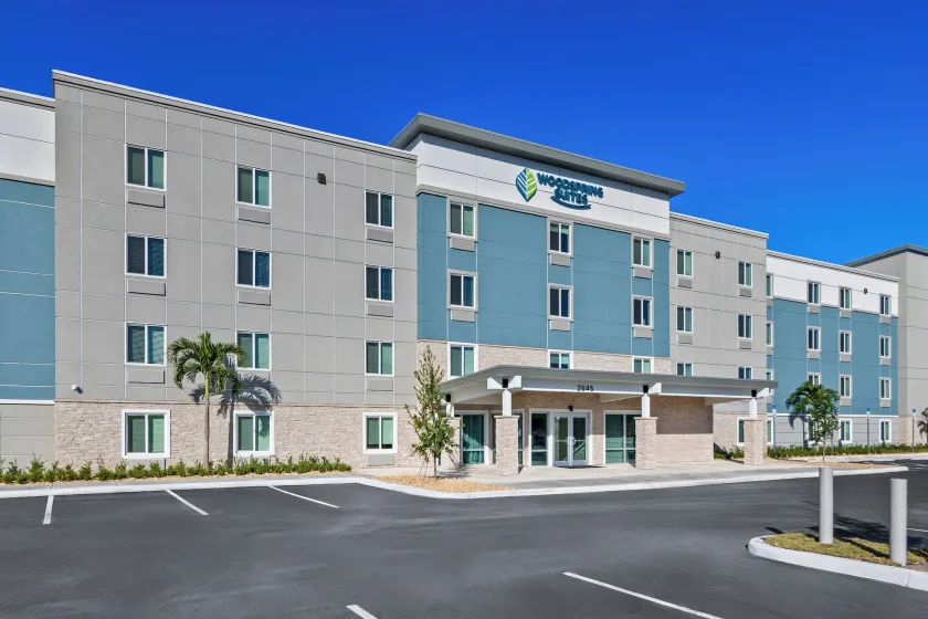 WoodSpring Suites Palm Springs - West Palm Beach - Image 1