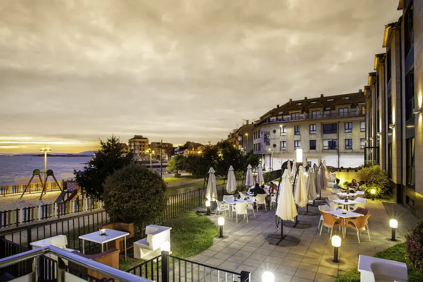 Hotel Carril Vilagarcía de Arousa - Image 1