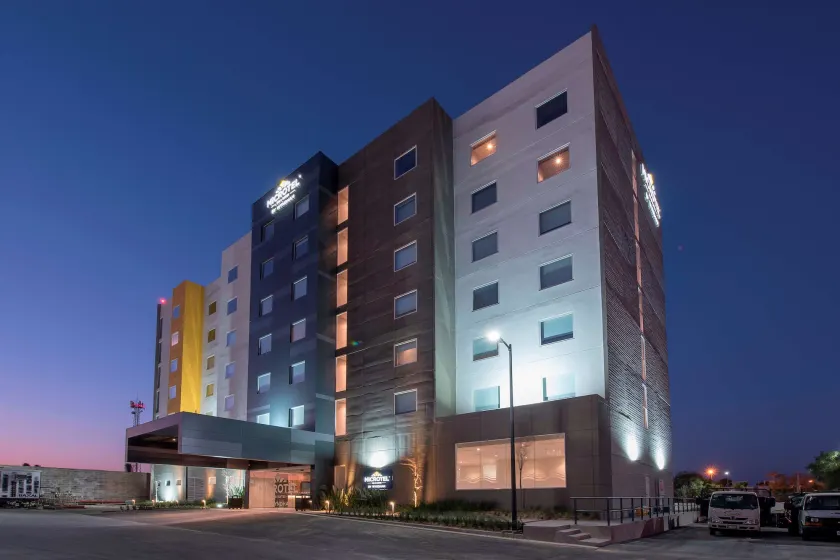 Microtel Inn & Suites by Wyndham San Luis Potosi - Image 1