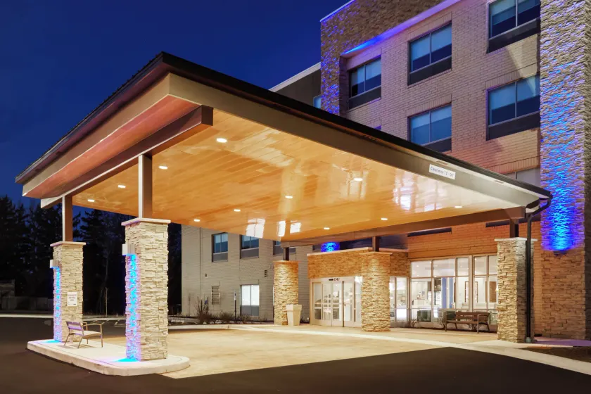Holiday Inn Express & Suites Chicago North Shore - Niles by IHG - Image 1