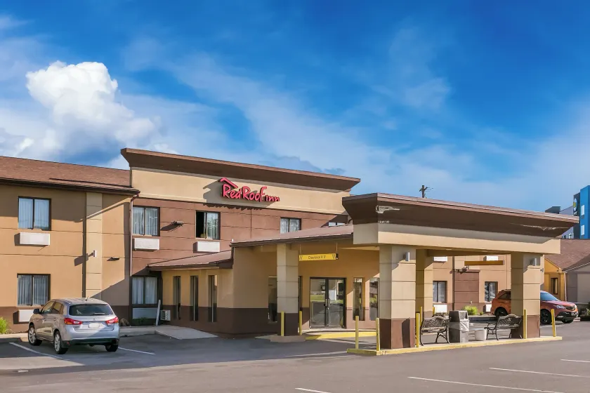 Red Roof Inn Denver - Lancaster County - Image 1