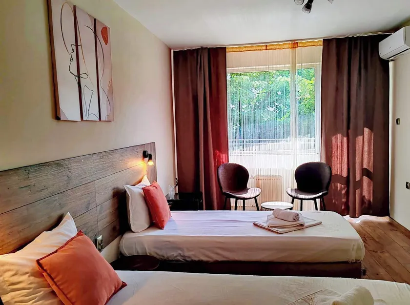Hotel Sorbona - Image 1