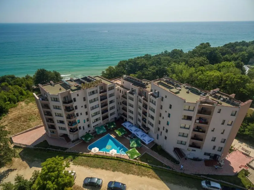 Moreto Seaside Aparthotel - Image 1