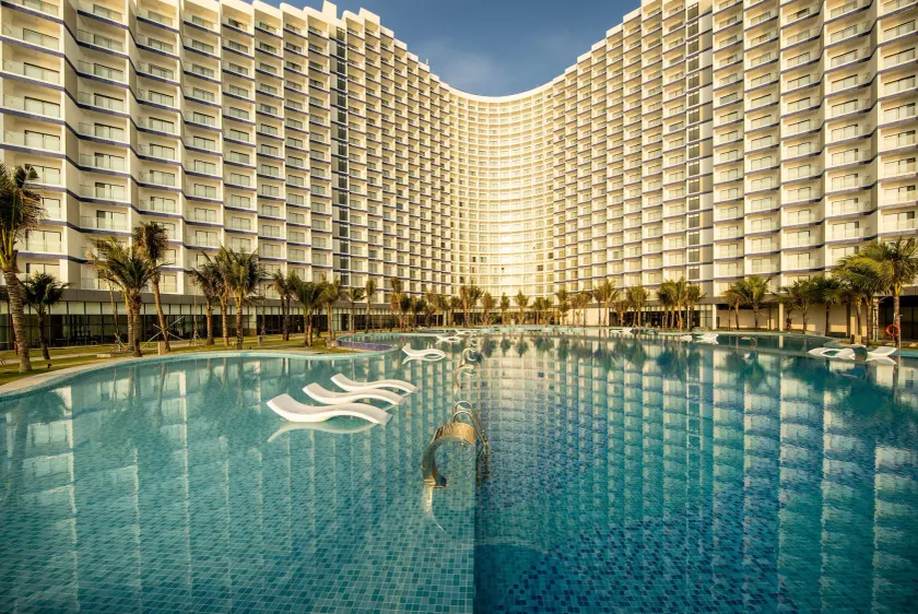 The Western Seaview Cam Ranh Condotel - Image 1