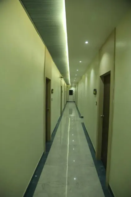 Hotel Greenland - Interior entrance