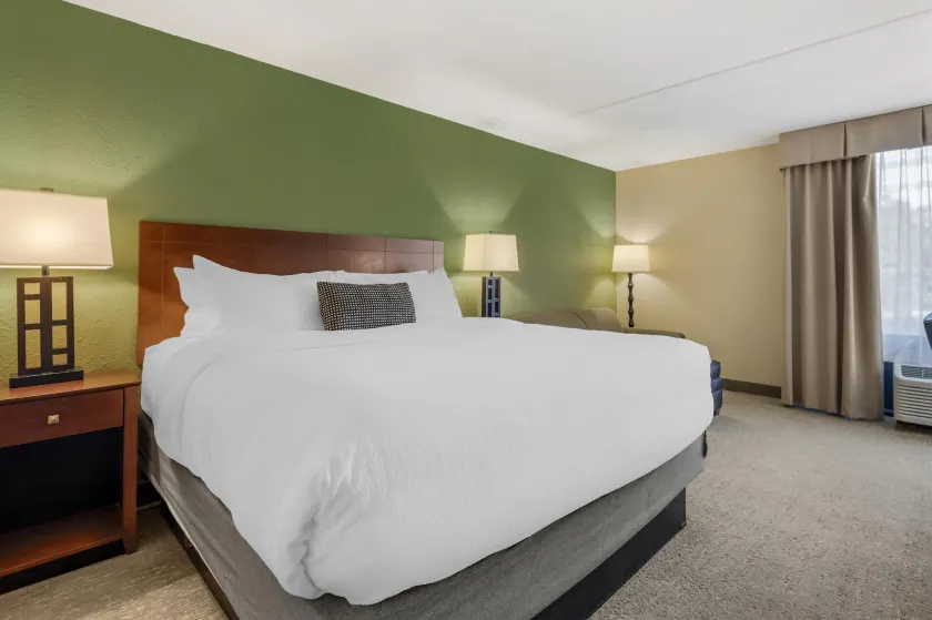 Best Western Fairmont - Image 1