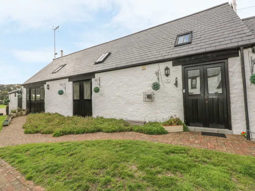 Heather Cottage, ROSEMARKET - Image 1
