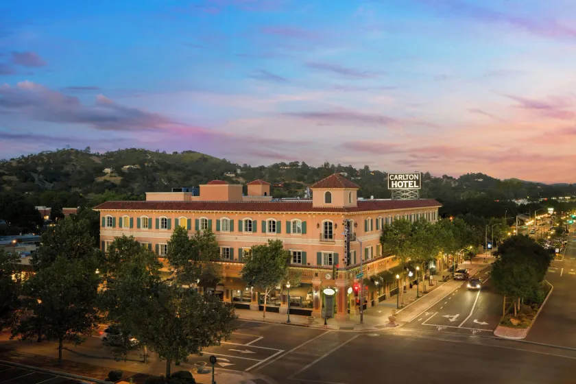 The Carlton Hotel, Atascadero Paso Robles, a Tribute Portfolio Hotel - Image 1